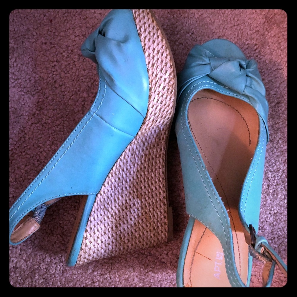 Mint green wedges.